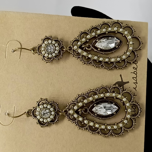Chloe + Isabel Jewelry - Chloe and Isabel dangle earrings NWT